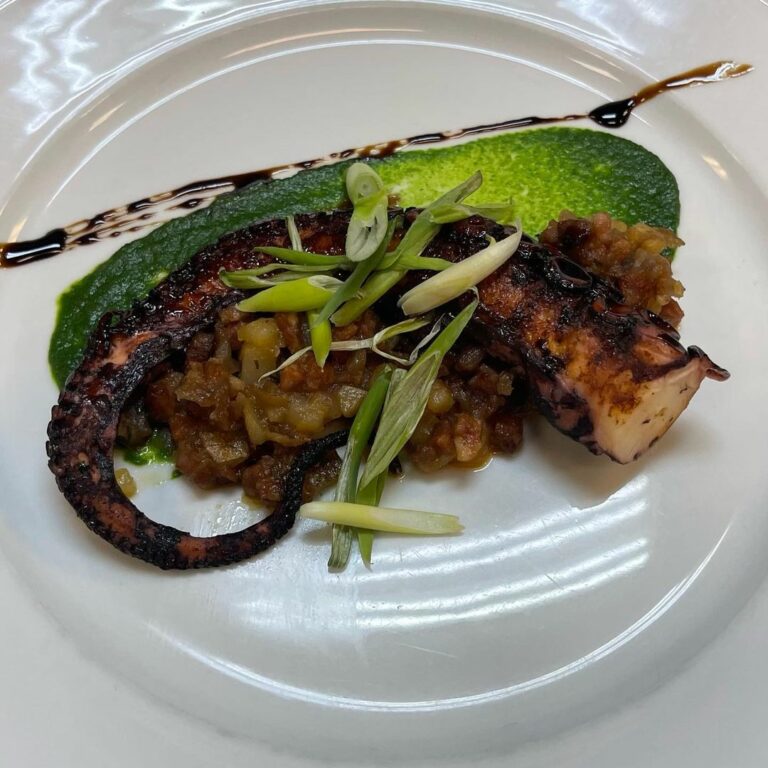 denovomontclair 152741176 1139862949797883 3761186686214584722 n 1 1 768x768