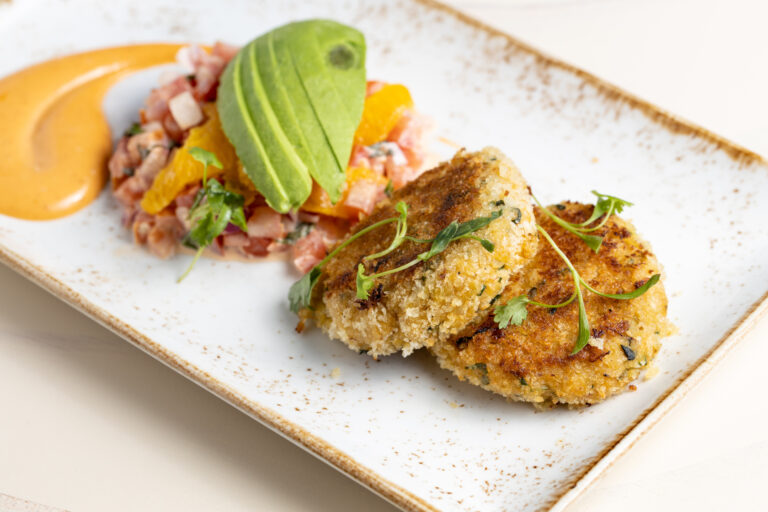 306A0057 Crab Cakes web 768x512