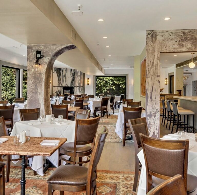 donatella diningroom1 768x760