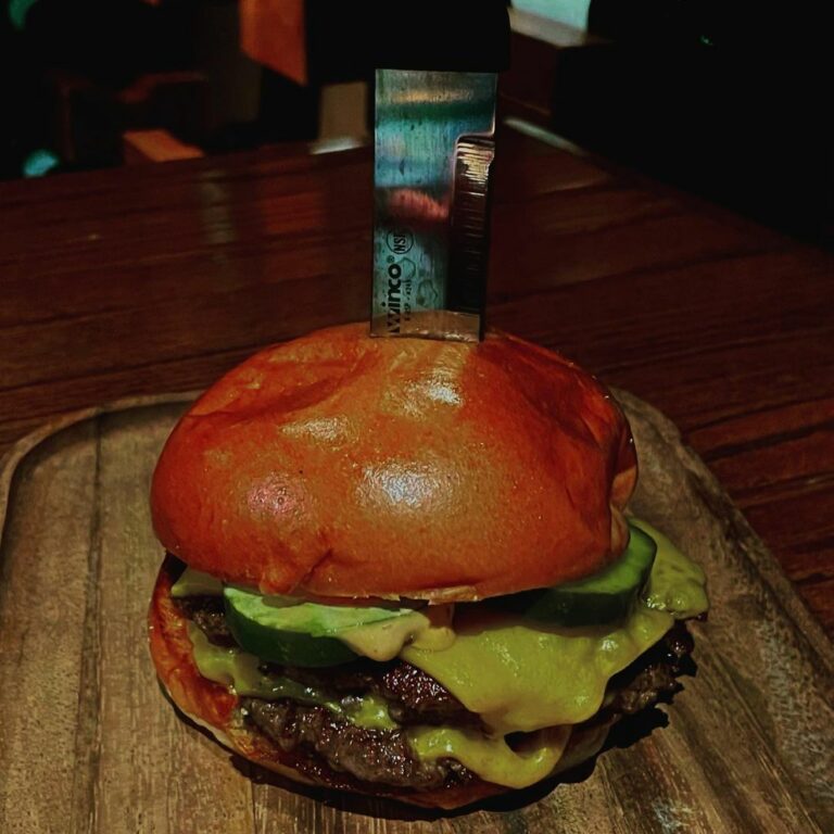 fireandoakjc tavernburger 768x768