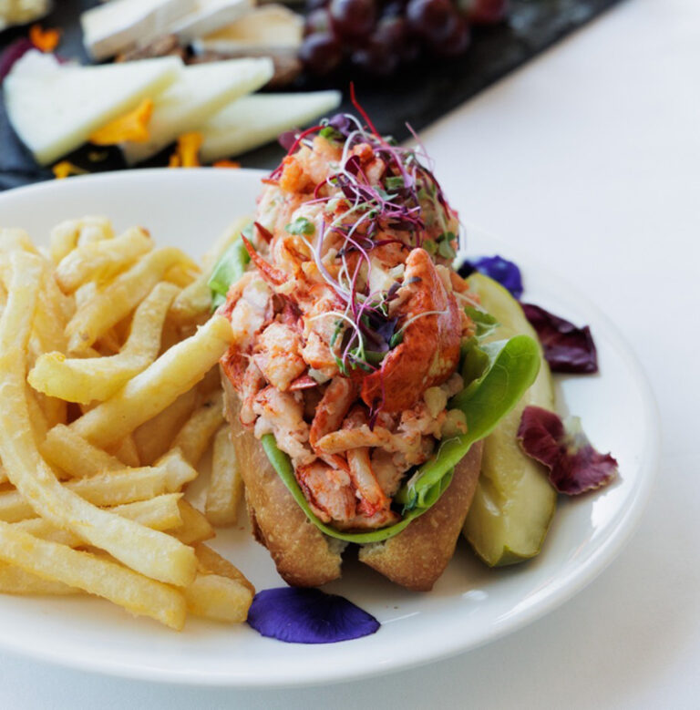 mollypitcherinn 340990692 3580703432160755 8828958503726763731 n 768x779