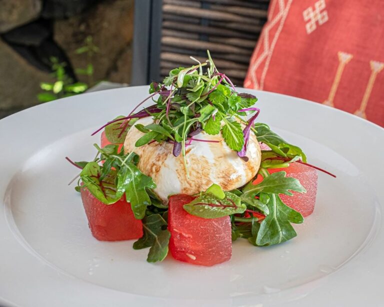 rusticaloungebar 120405440 1312777745733361 230076237693000396 n 768x614