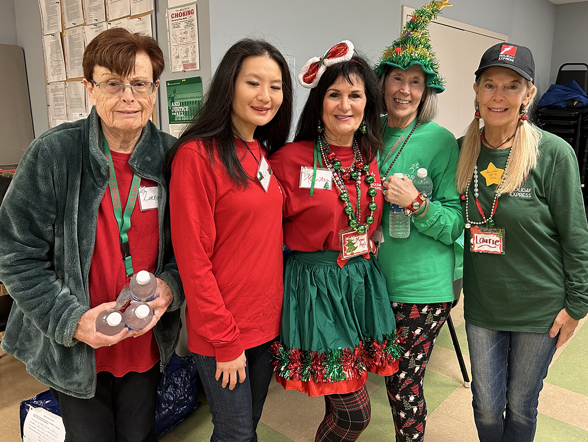 holiday express volunteers